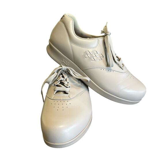 SAS Shoes Free Time Walking Tripad Comfort Women 8.5WW Beige Lace Up Leather EUC - Picture 1 of 7